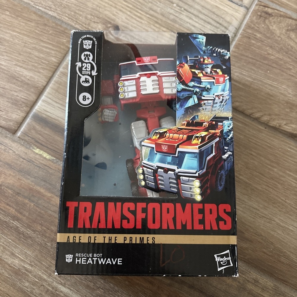 Hasbro Transformers Voyager Class Rescue Bot Heatwave Action Figure New Open Box
